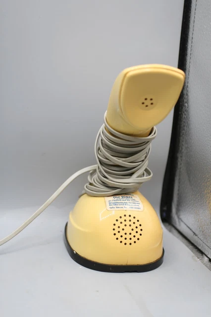 Téléphone Cobra Ericofon vert tendre de la marque suédoise LM Ericsson - Tillhör Televerket - Suède - Design vintage 50's - France