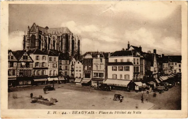 CPA Beauvais - Place de l'Hotel de Ville (1031929)