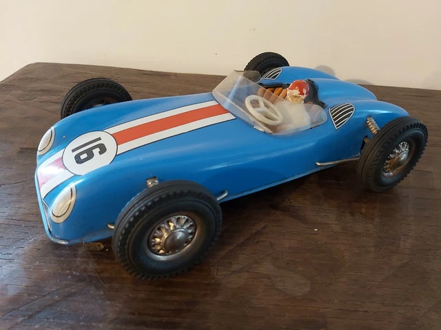 Ancienne Voiture De Course JOUSTRA N°21 Marchal Bardahl En Tôle - À Restaurer, Pièce De Collection