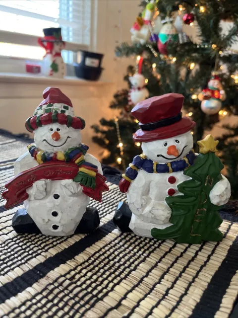 Estatuillas de muñeco de nieve con letreros de Navidad; Feliz Navidad; juego de 2 de 5