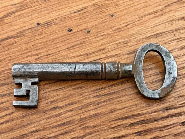 late victorian or edwardian key  - furniture key from a rectory !  . ref 4