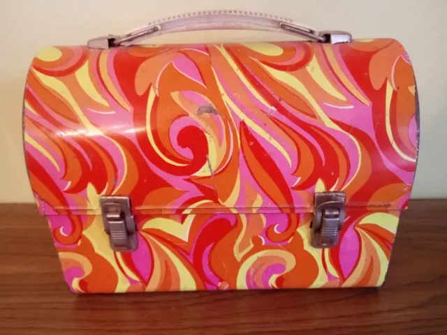 vintage Psychedelic ( 1969 ) really rare METAL DOMED LUNCHBOX
