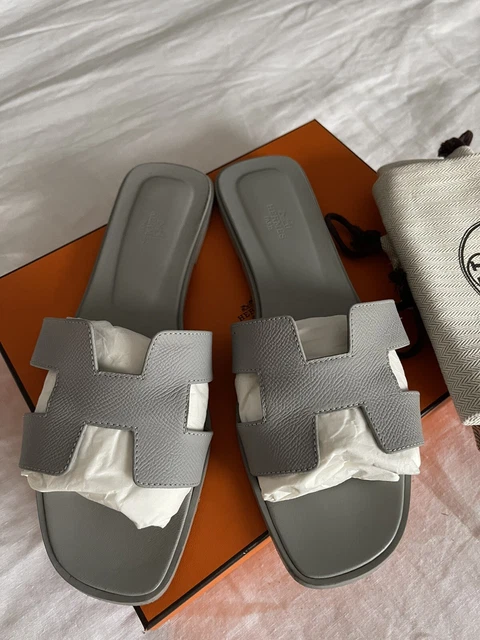 HERMES ORAN BLEU GLACIER EPSOM LEATHER SANDALS, Size 42EU £500.00