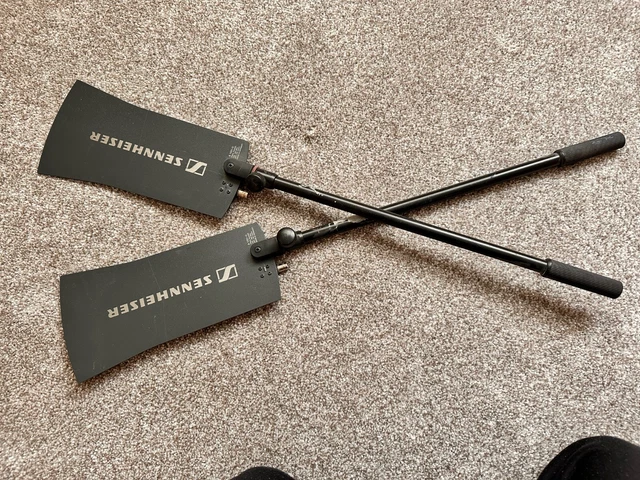 Sennheiser Wireless Handheld Microphone G4 with Antenna Combiner and Antennas  11