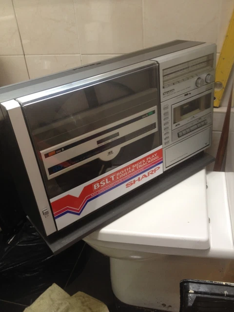 BARGAIN GREAT CLASSIC Sharp Linear Tracking Music System VZ3000 £325.00