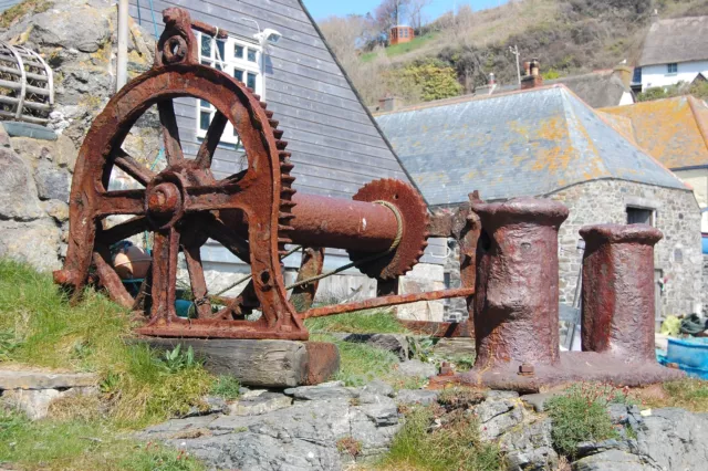 Photo 12x8 Winch and capstans at Cadgwith The following was supplied by Ch c2010