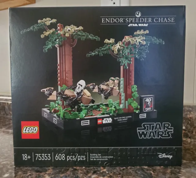 LEGO Star Wars: Endor Speeder Chase Diorama (75353) 40th Anniversary Jedi