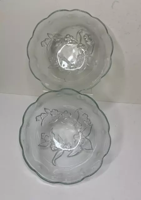 KIG Malaysia Soup Cereal Salad Bowl Floral Embossed Clear Glass Scallop 6-5/8" KIG Malaysia Soup Cereal Salad Bowl Floral Embossed Clear Glass Scallop 6-5/8"