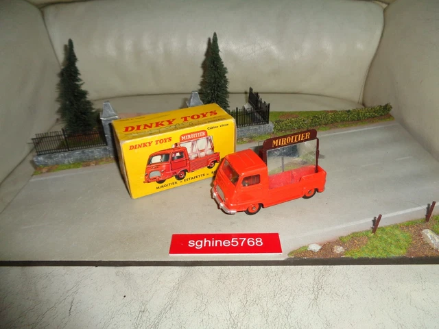 Ancien Dinky Toys 1/43 - Renault Estafette Miroitier St Gobain #564 / France  ER