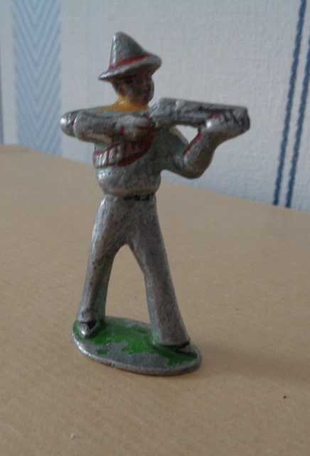 Maquette Quiralu – Jonque Chinoise Avec Figurine Et Présentoir – Fabrication Française