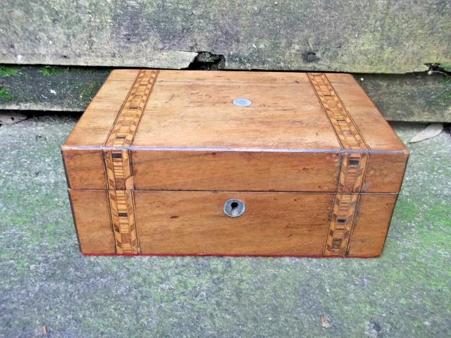 Antiguo parquet chapado madera joyería/baratija/caja de papelería etc.