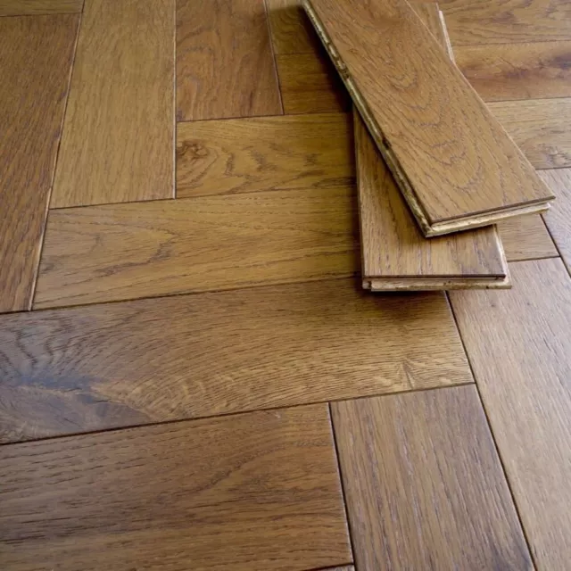 £35 sqm Parquet Herringbone Wood Floor Smoked Oak 14 x 90 x 450 (mm) SAMPLE