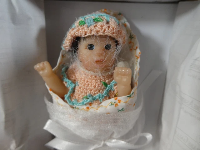 ASHTON DRAKE DOROTHY STEVEN SO TRULY REAL "HEART OF GOLD" Baby Doll NEW COA ﻿C3