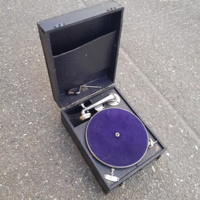 antique wind up record player,not working