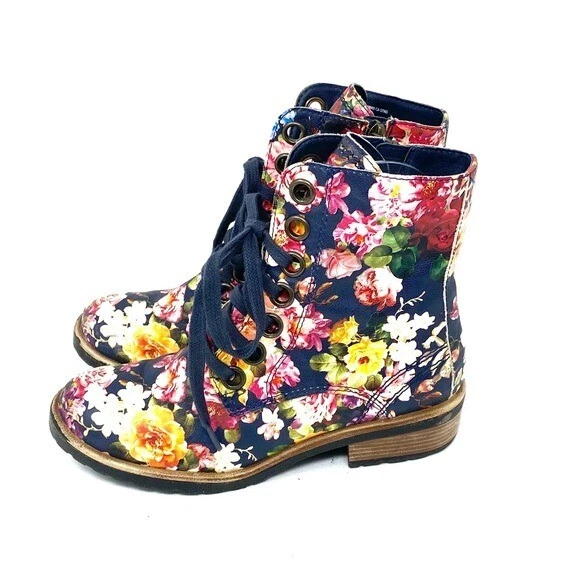 Youth size sales combat boots