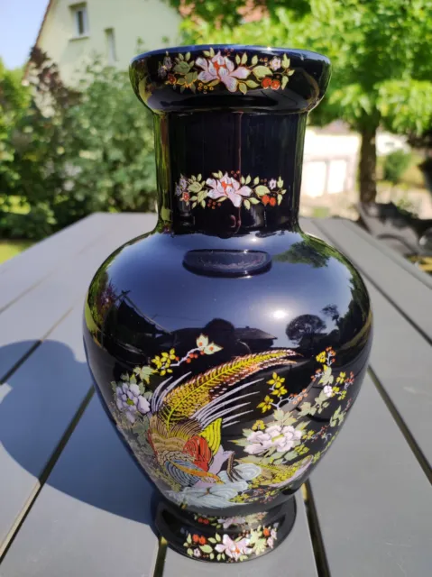 Vase balustre  Asiatique en céramique. A décor de paons/motifs floraux/Haut 23cm