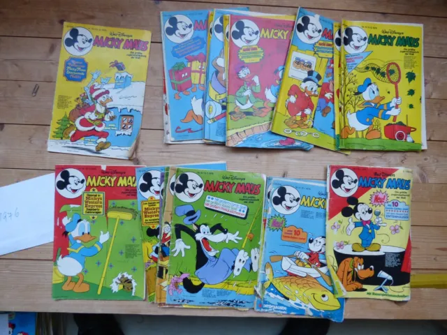 1976. Micky Maus, 22 Hefte, 13 mit Beilage. Alle Hefte mit Gebrauchsspuren, oft