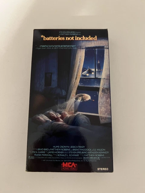 *BATTERIES NOT INCLUDED VHS Tape Movie MCA Home Video Sci-Fi Funny