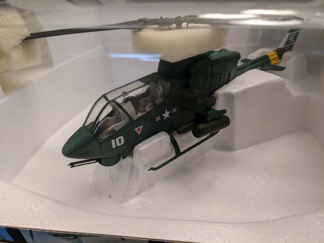 VN183(SE) U.S. Army 'Dust-Off' HUEY LE Helicopter King & Country Model Miniature VN183(SE) U.S. Army 'Dust-Off' HUEY LE Helicopter King & Country Model Miniature