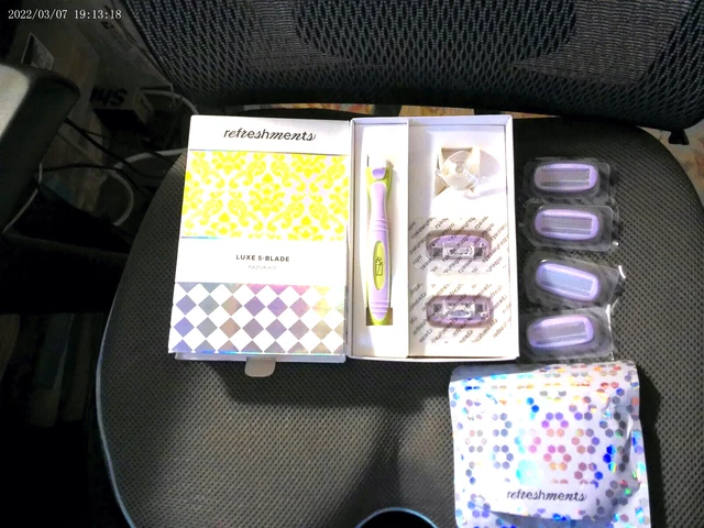 Refrescos DESLUMBRANTE KIT DE AFEITADORA DE 5 HOJAS - CON 4 CUCHILLAS ADICIONALES - NUEVO