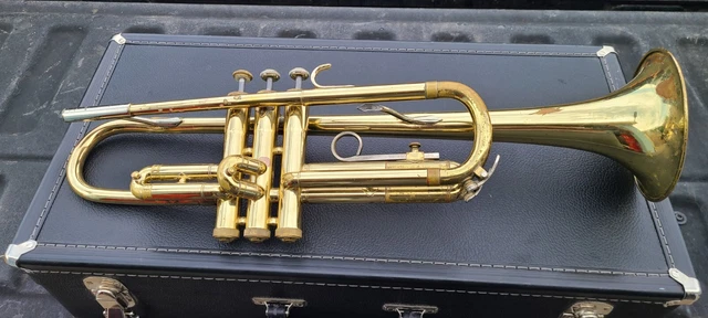 Vintage Trumpet Bundy Designed By Vincent Bach For The Selmer Co. USA #350369 ML Vintage Trumpet Bundy Designed By Vincent Bach For The Selmer Co. USA #350369 ML