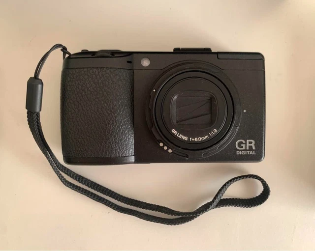 RICOH GR DIGITAL III 10.0MP Digital Camera Strap Charger Battery Manual with box
