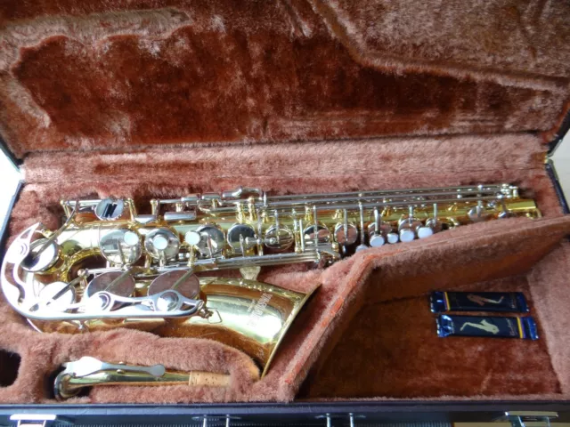 Saxophone alto yamaha yas 25 b i-colore ( tampons neufs )