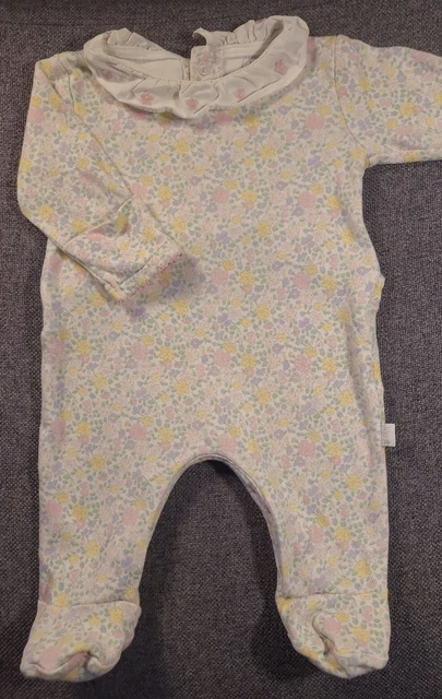 Jojo Maman Bebe Baby Girl floral sleepsuit 0-3 Months collar back fastening (64)
