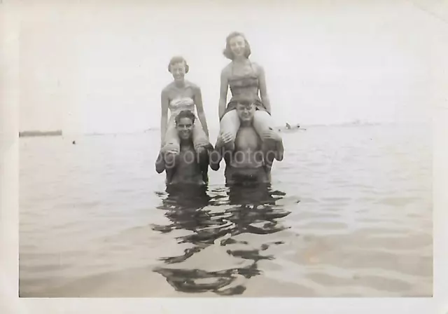 A DAY AT THE BEACH Vintage FOUND PHOTO Black+White Snapshot ORIGINAL 28 16 Q