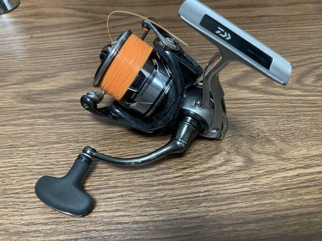 DAIWA 18 CALDIA LT 3000-CXH Spinning Reel, Compact, Smooth