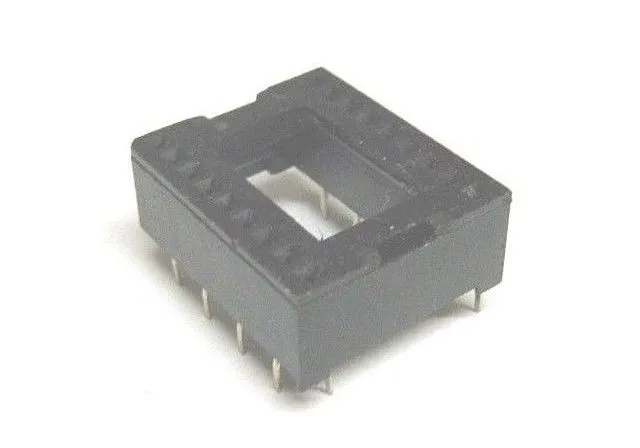 Zoccolo per circuiti integrati 18 pin sfalsati, largo, doppia molla, 2.54 mm