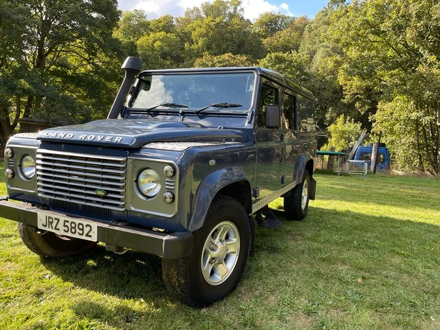 LAND ROVER DEFENDER 110 county utility *only 56K* excellent condition £ ...