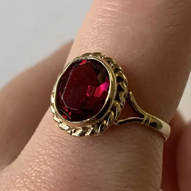 Vintage Synthetic Ruby Bezel Set Ring 9ct 9K Yellow Gold - Size P