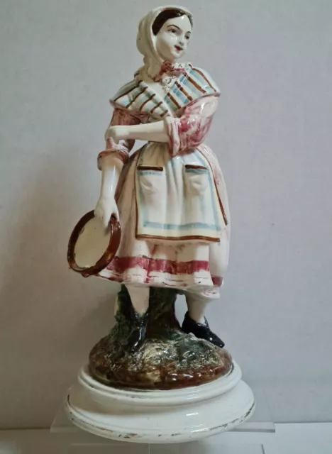Statuette Jeune Femme au tambourin Barbotine faïence fin du 19ème à identifier