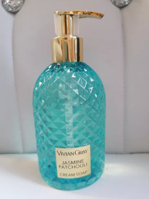 VIVIAN GRAY  Gemstone Seifenspender mit Creme Seife Jasmine & Patchouli, türkis