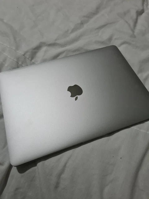 Apple MacBook Pro13,3" (250 GB SSD, Intel Core i5 7a gen, 2,30 GHz, 16 GB RAM)