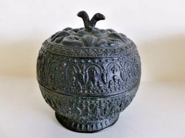 Antique cast bronze betel nut box lime box India Indian Malay Sumatran