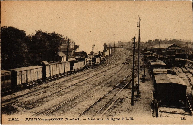 Bahnhöfe mit Zügen - 72. CPA - VAAS - la gare - arrivée du train