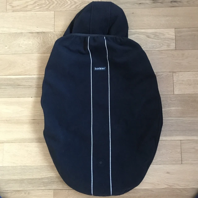 Cubierta portadora BabyBjorn - negra con capucha (Baby Bjorn)