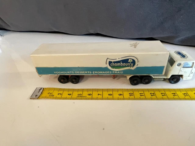 CAMION ROUGE MAJORETTE Bernard ECH 1/100 fabriqué en France moulé sous