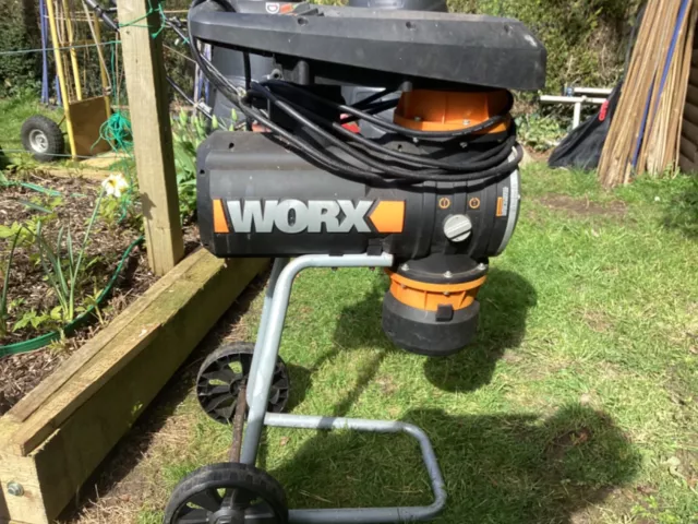 WORX garden shredder, shreds up to 40mm diameter, corded electric, 2000w