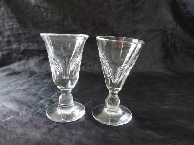 Lot De 12 Anciens Verres A Liqueur De Bistrot En Verre Epais Modele Different 2