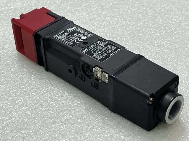 Omron D4SL-N4HFG-D4 Safety Interlock Switch (No Actuator Key) Used