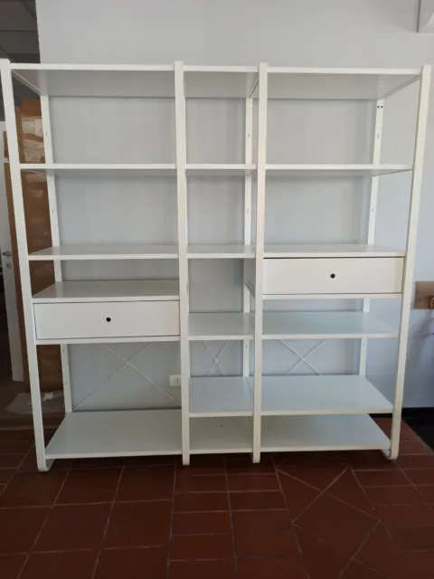 Libreria in metallo e legno di ikea