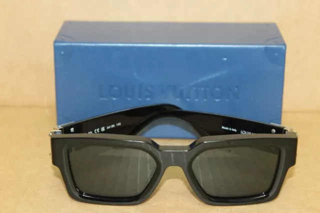 Louis Vuitton Z1784E LV Glide Round Sunglasses, Black, E