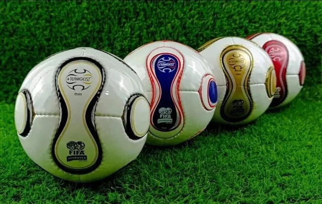 Pallone Adidas Teamgeist FIFA World Cup 2006 Berlino, Taglia 1. Nuovo Con Etichette, Perfetto Per Collezionisti O Per Gioco.