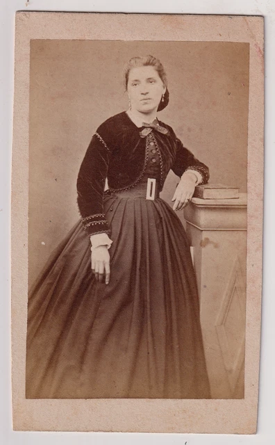 Portrait De Femme Vintage Odessa - Tirage Albuminé Original CDV (Carte De Visite) - Circa 1865 - 6.5x10.5 Cm