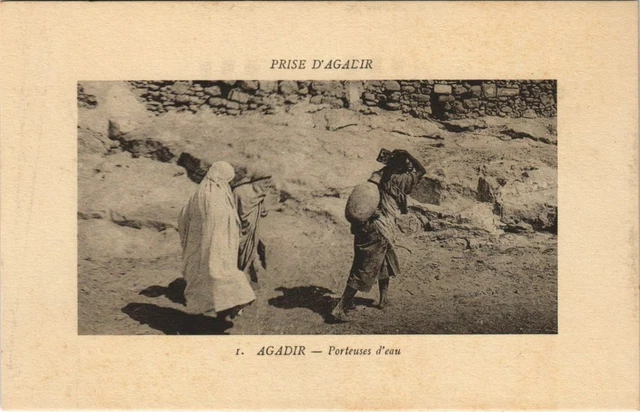 CPA AK Military AGADIR Water Carrier MOROCCO (24172)