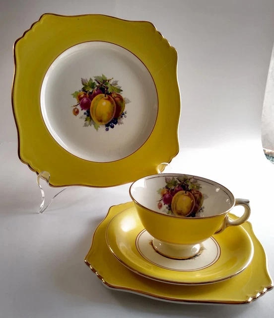 Royal Winton Grimwades Fruit Yellow 4 Pieces Dessert Salad Cup Saucer Vintage!