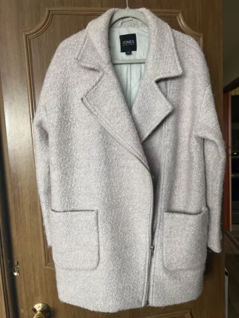   womens Jones new york coat wool blend  in very good condition .Light grey L